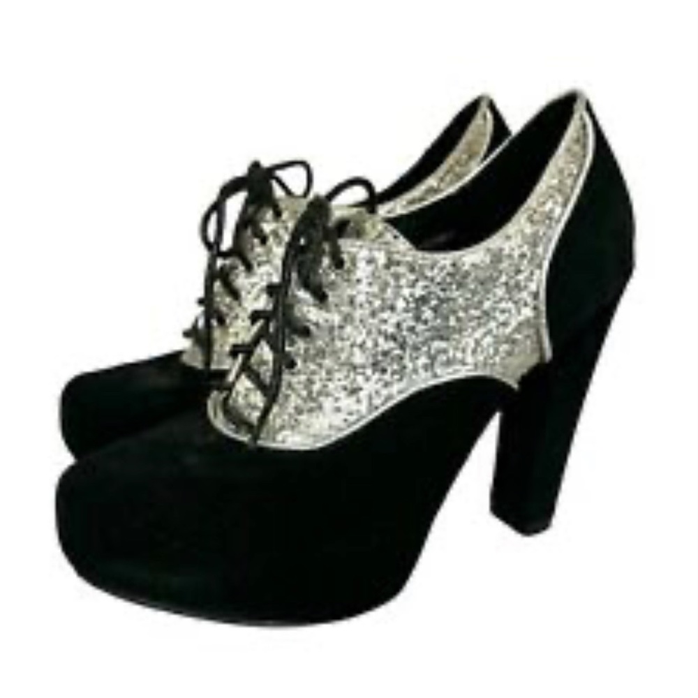 Kimchi Blue platform laced heels black and silver size 8
